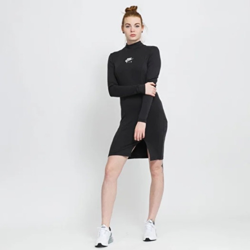 NIKE AIR‎ LONG SLEEVE DRESS BRAND NEW SIZE SMALL